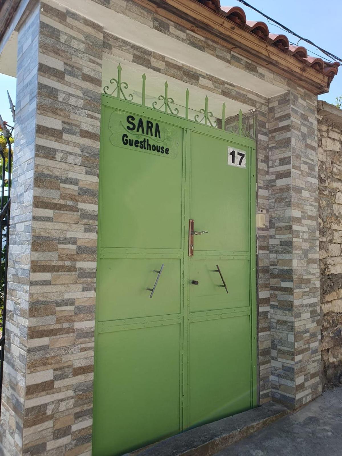 Sara Guesthouse ベラト エクステリア 写真