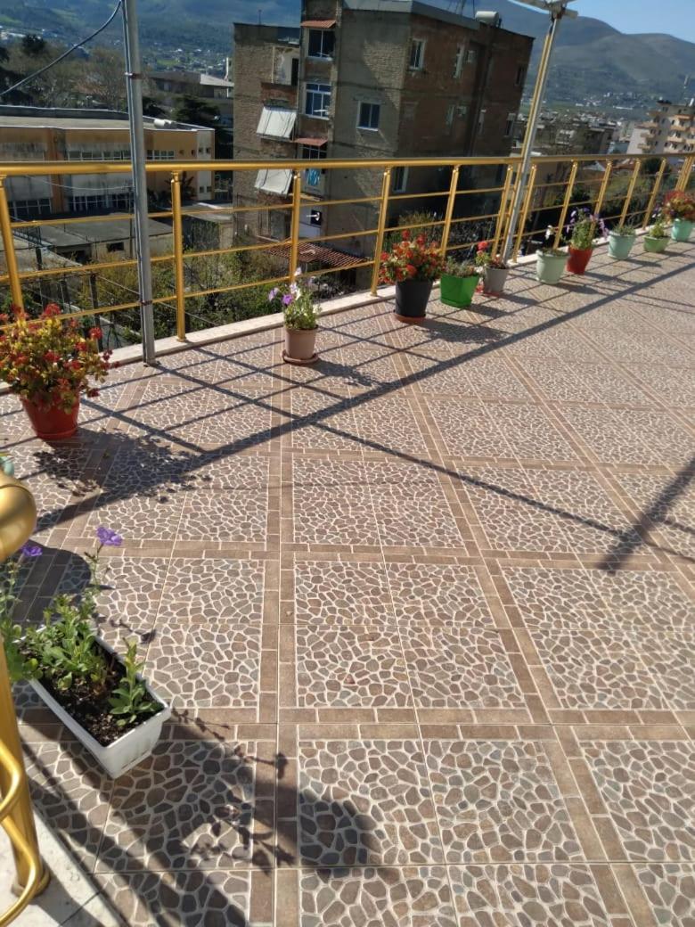 Sara Guesthouse ベラト エクステリア 写真