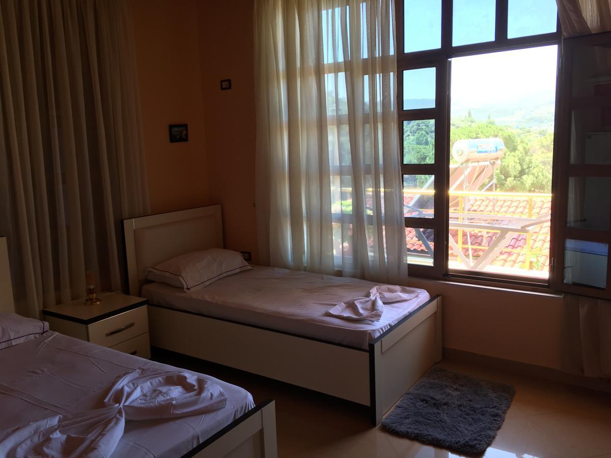 Sara Guesthouse ベラト エクステリア 写真